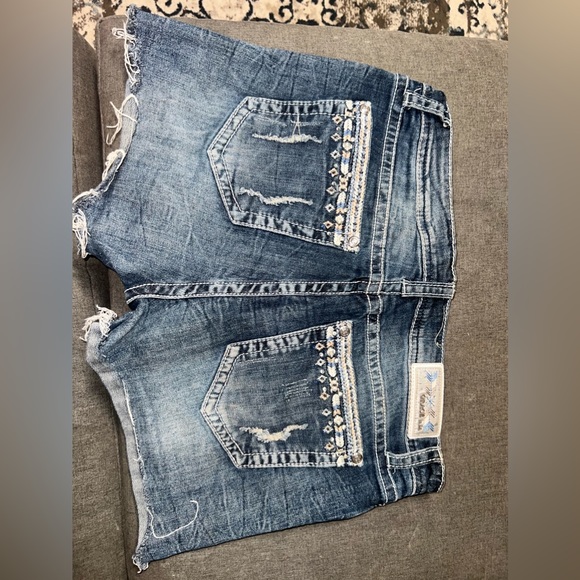 Grace in LA 32” waist 3 1/2 inseam shorts - Picture 1 of 3